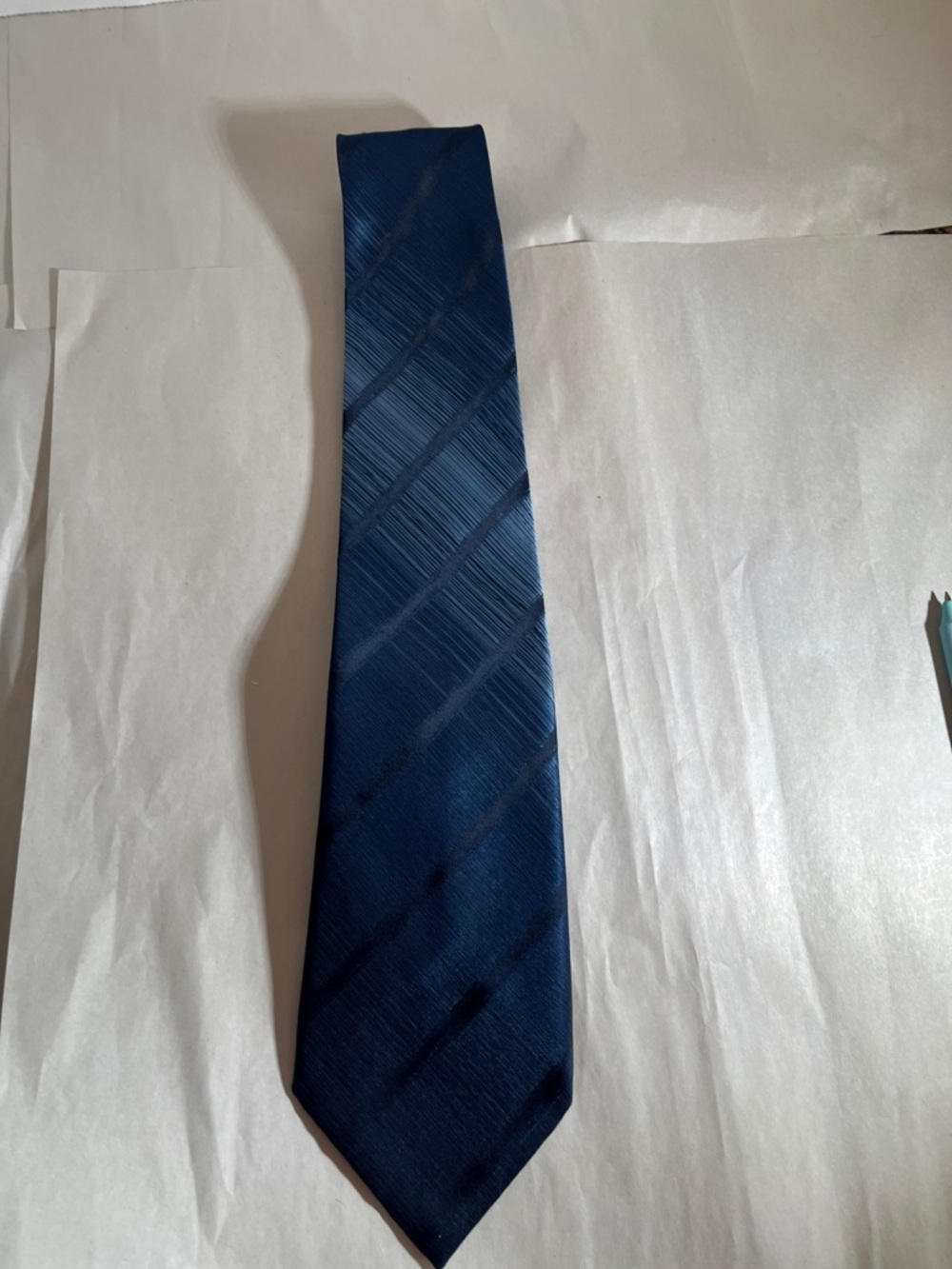 Classic Men's Navy Diagonal Striped Tie vintage retro brand Gentry Wamblay